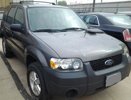 2005 Ford Escape XLS Sport Utility 4-Door 2.3L, image 2