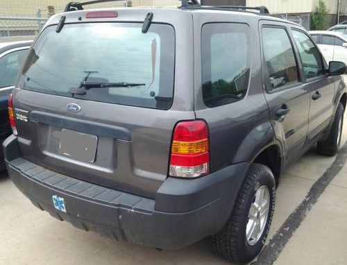 2005 Ford Escape XLS Sport Utility 4-Door 2.3L, image 3