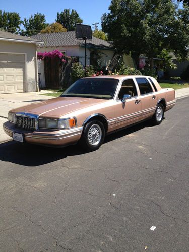 1994 lincoln town car executive sedan 4-door 4.6l