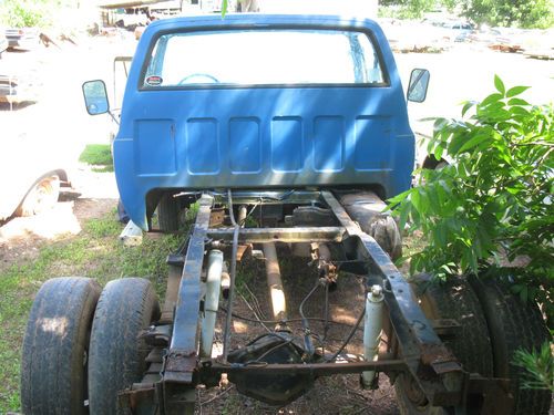1984 chevy 4x4 dually, cab/chassie 454,3speed  manual trans with low gear,PTO, image 3