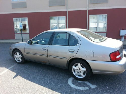 2000 nissan altima gxe sedan 4-door 2.4l  no reserve!