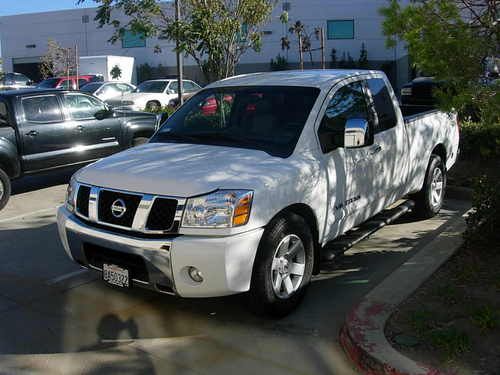 Nissan titan le december 2005, navigation, leather, bose sounds, 6 cd, 2nd owner