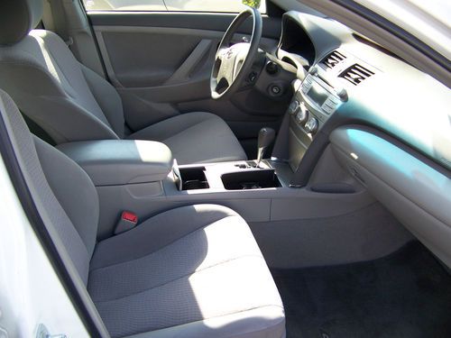 2011 toyota camry le sedan 4-door 2.5l