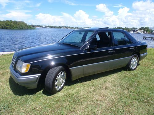 Mercedes e300 diesel florida car one of a kind* clean car fax