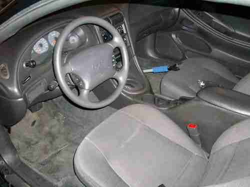 2000 Ford Mustang Base Coupe Parts Car of Fix, image 7