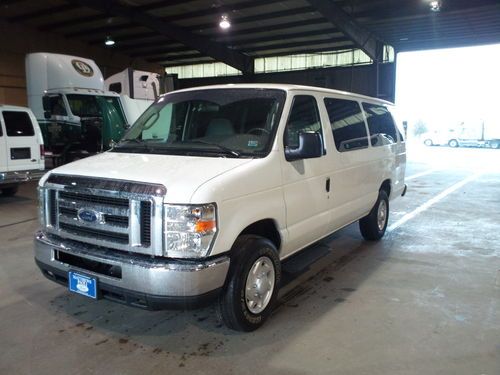 Ford econoline xlt wagon