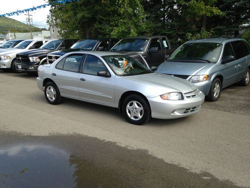 2004 chevrolet cavalier 4 door sdn 1 owner super clean