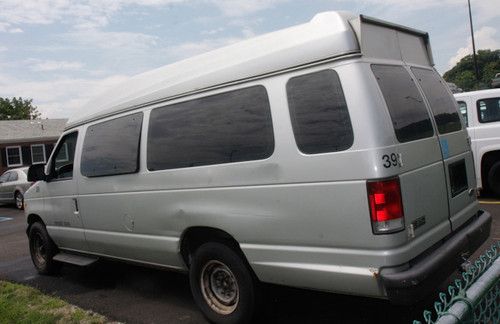 2002 ford e-350 econoline van, wheelchair lift