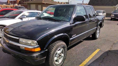 2002 chevy s10 ls 4x4  have key 152,660 miles starts &amp; runs   rebuilt salvage