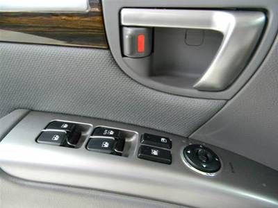 GLS SUV 2.4L CD 4 wheel disc brakes ABS brakes AM/FM radio Air conditioning, image 15