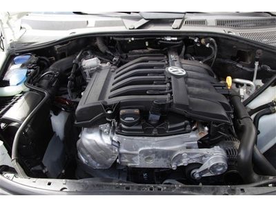 VR6 SUV 3.6L CD 4X4 Traction Control Power Steering ABS 4-Wheel Disc Brakes, image 13