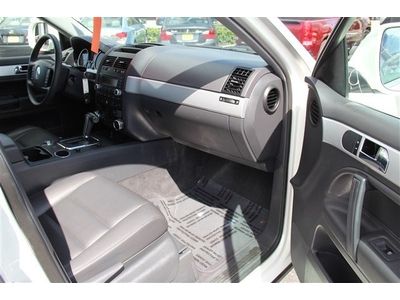 VR6 SUV 3.6L CD 4X4 Traction Control Power Steering ABS 4-Wheel Disc Brakes, image 23