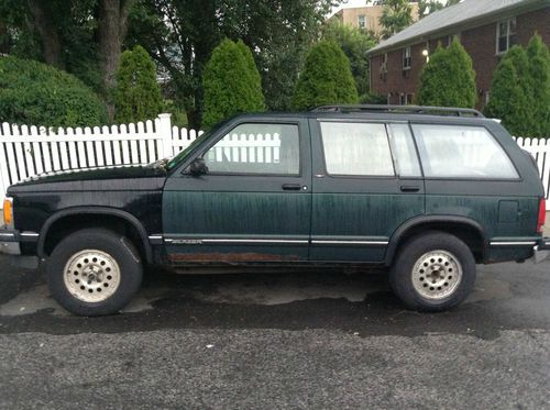 4dr blazer 1994 150k motor &amp; 4x4 working ok some rust green good tires tow pkg