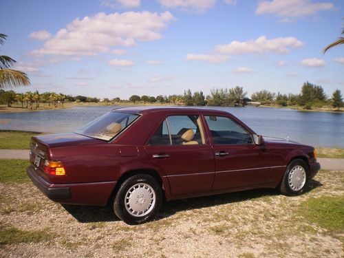 1990 mercedes 300 d beautiful color combo only 92 k miles and in excellent cond.