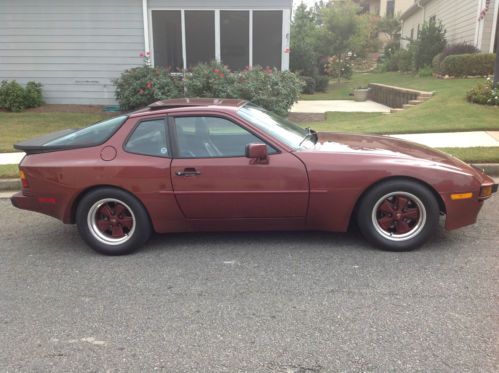 1986 Porsche 944 Base Coupe 2-Door 2.5L Great shape 102,748 miles, image 3