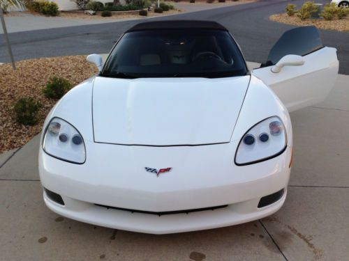 2008 corvette convertible, white with ebony and linen seats, loaded 35,500