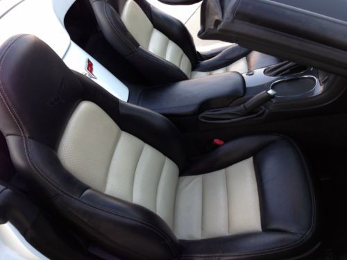 2008 Corvette Convertible, white with ebony and linen seats, loaded 35,500, image 10