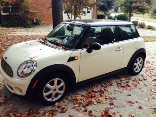 2008 mini cooper pepper white - black hard top - sun/moon roof