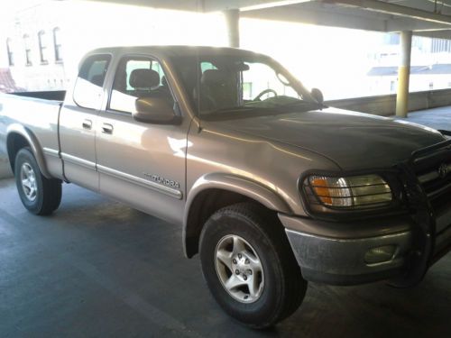 2002 toyota tundra limited extended cab pickup 4-door 4.7l 4x4