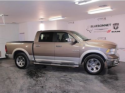 Laramie hemi leather sunroof mp3 sirius uconnect nerf bars bed liner alloy rims