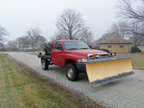 1998 dodge ram 2500  4x4  v10  8.0l reg cab with snow plow and salt spreader