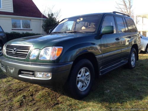 Fully loaded, awd, third row, clean carfax ! christmas pricing, **low reserve**