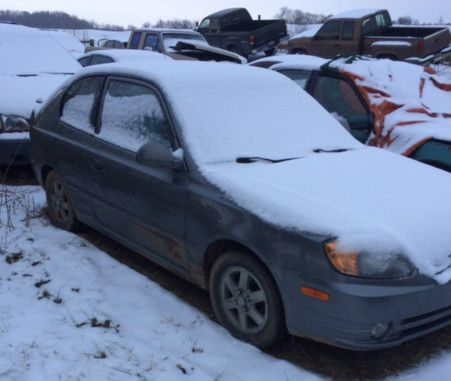 2005 hyundai accent gls hatchback 3-door 1.6l