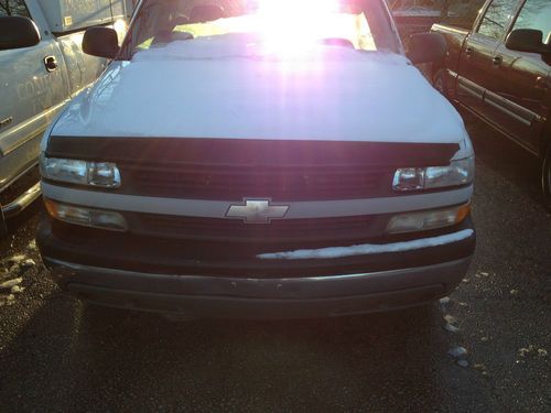2002 chevrolet silverado 1500 base standard cab pickup 2-door 4.3l. low reserve!
