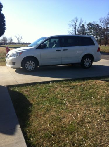 2010 volkswagen routan s passenger van 4-door 3.8l