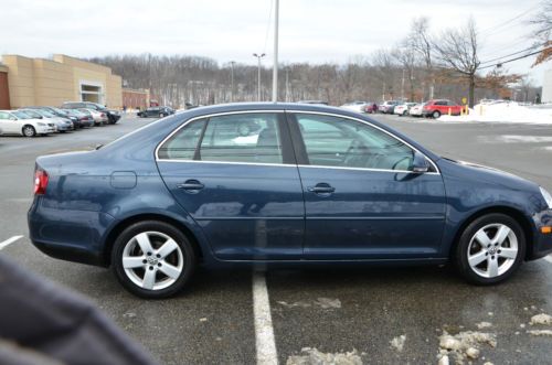 2008 volkswagen jetta (very clean)