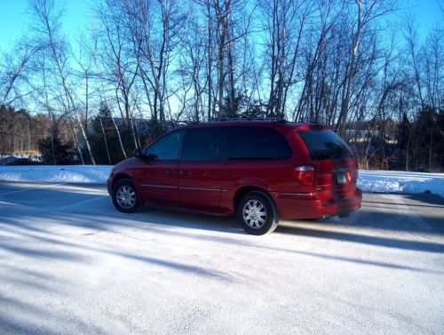 Chrysler town and country limited 2005