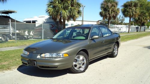 1998 oldsmobile intrique gl, top of the limne with moonrf , low miles