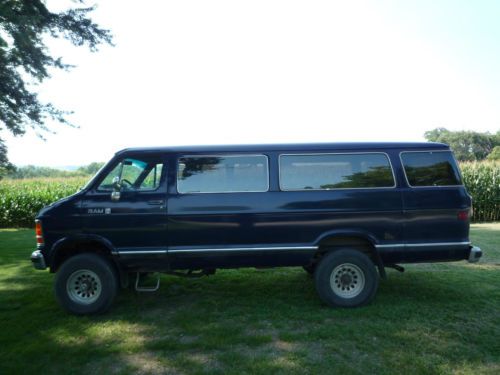 1990 dodge ram b350 le maxiwagon 4x4 (yes, 4x4!) (quigly conversion)