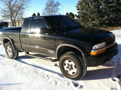 2002 chevrolet s10 zr2 extended cab pickup 3-door 4.3l