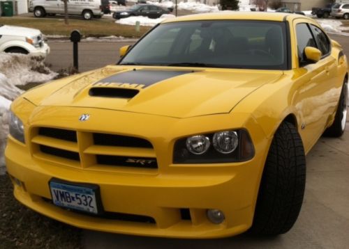 2007 dodge charger srt8 detonator yellow super bee - low reserve