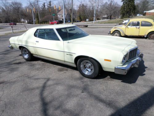 1974 gran torino garage find,  351 4 barrel v-8,, factory original paint !