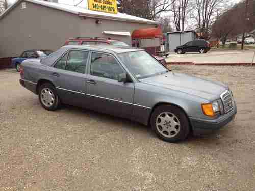 1993 Mercedes-Benz 300E Base Sedan 4-Door 3.2L, image 7