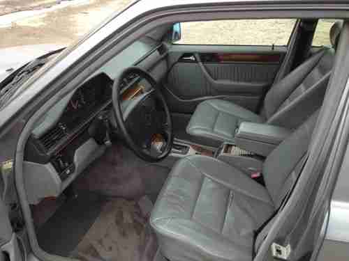 1993 Mercedes-Benz 300E Base Sedan 4-Door 3.2L, image 10