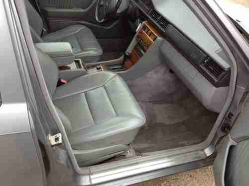 1993 Mercedes-Benz 300E Base Sedan 4-Door 3.2L, image 16