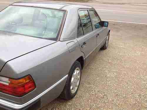 1993 Mercedes-Benz 300E Base Sedan 4-Door 3.2L, image 19