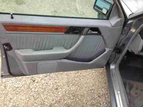 1993 Mercedes-Benz 300E Base Sedan 4-Door 3.2L, image 20