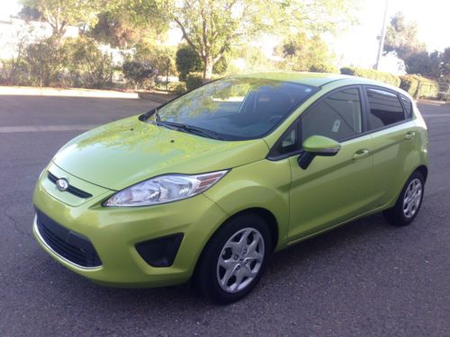 2013 ford fiesta se hatchback only 3k miles!! 40 mpg perfect condition