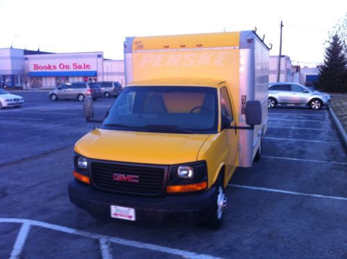 2005 gmc box truck 15 foot former yellow penske unit