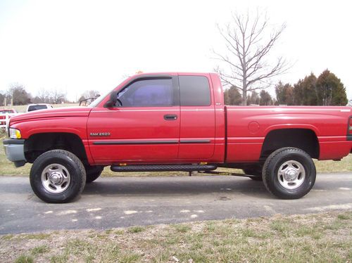 2001 dodge ram 2500 quad cab 4x4 cummins diesel 5spd low miles