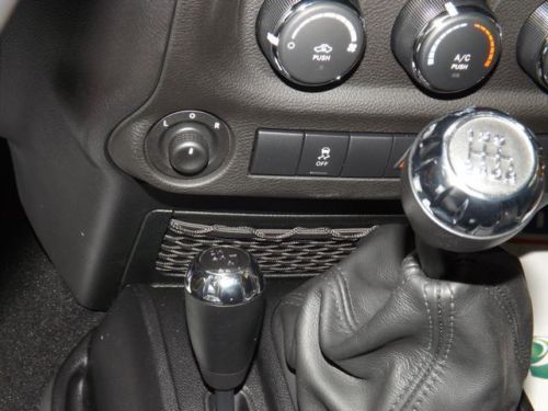 Sport New SUV 3.6L CD Sunrider Soft Top 6 Speakers AM/FM radio MP3 decoder, US $30,271.00, image 25