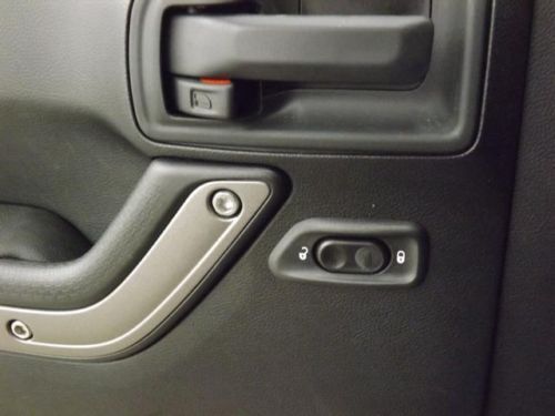 Sport New SUV 3.6L CD Sunrider Soft Top 6 Speakers AM/FM radio MP3 decoder, US $30,271.00, image 40