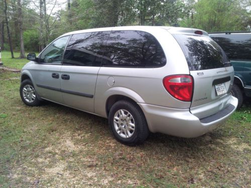 2006 dodge grand caravan w/chair lift