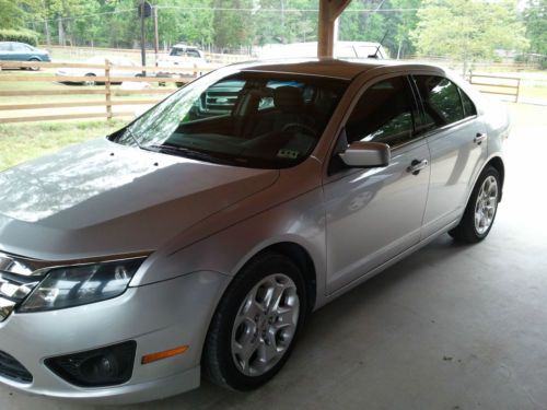 2011 ford fusion se salvage title