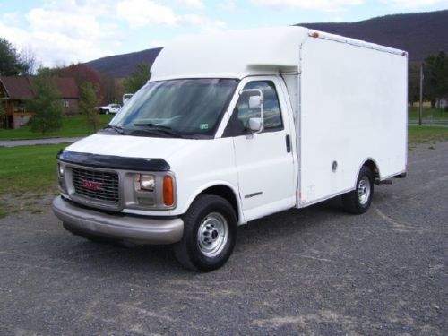 2002 gmc box van-no reserve