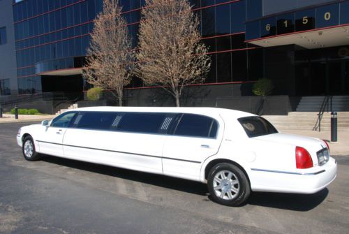 Lincoln 120" Limousine 2006, image 2